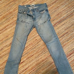 Men’s Holister Jeans.